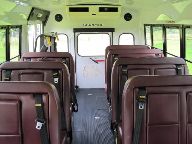 2006 Girardin Ford E450 Cutaway - Image 7