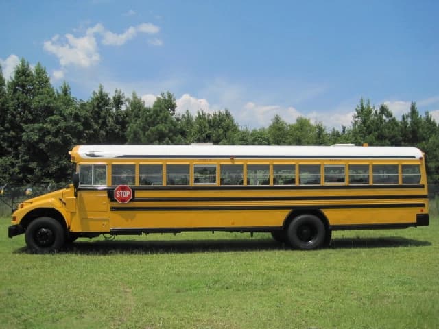 2004 Bluebird Vision School Bus - Image 3