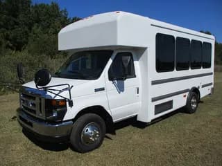 2014 Goshen Coach Ford E450 bus