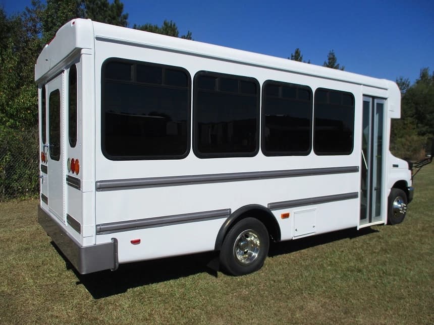 2014 Goshen Coach Ford E450 Cutaway - Image 6
