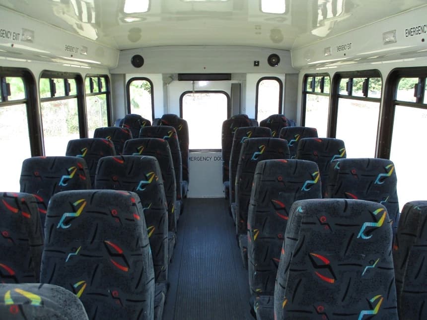 2014 Goshen Coach Ford E450 Cutaway - Image 7