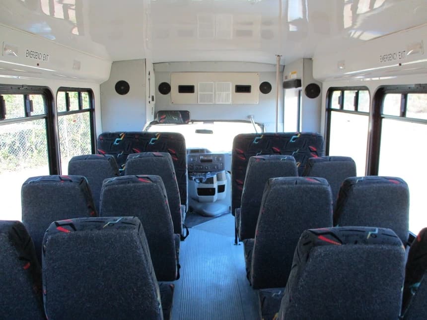 2014 Goshen Coach Ford E450 Cutaway - Image 8