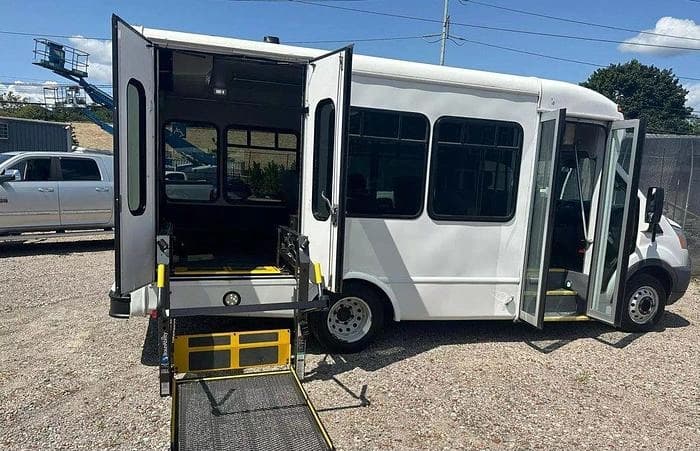 2017 Ford Transit Shuttle Bus - Image 7