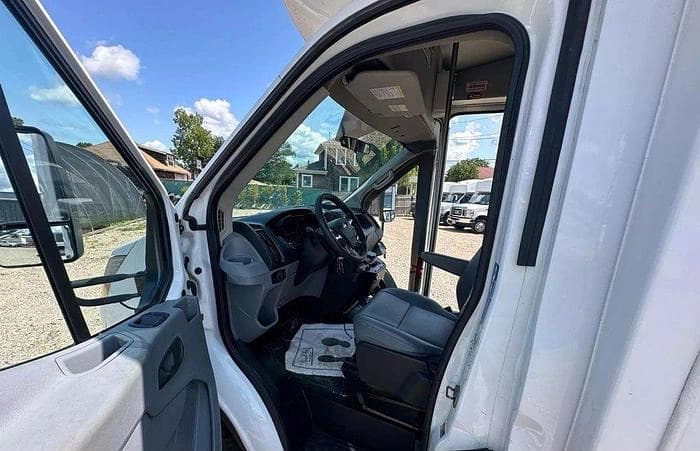 2017 Ford Transit Shuttle Bus - Image 11