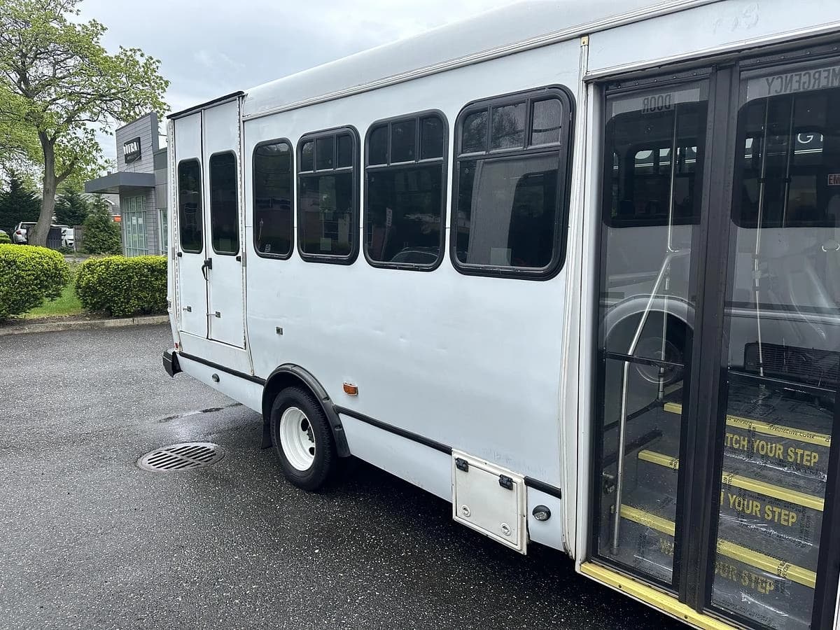 Fleet of 5 Units 2017 Ford E-450 Cutaway - Image 12