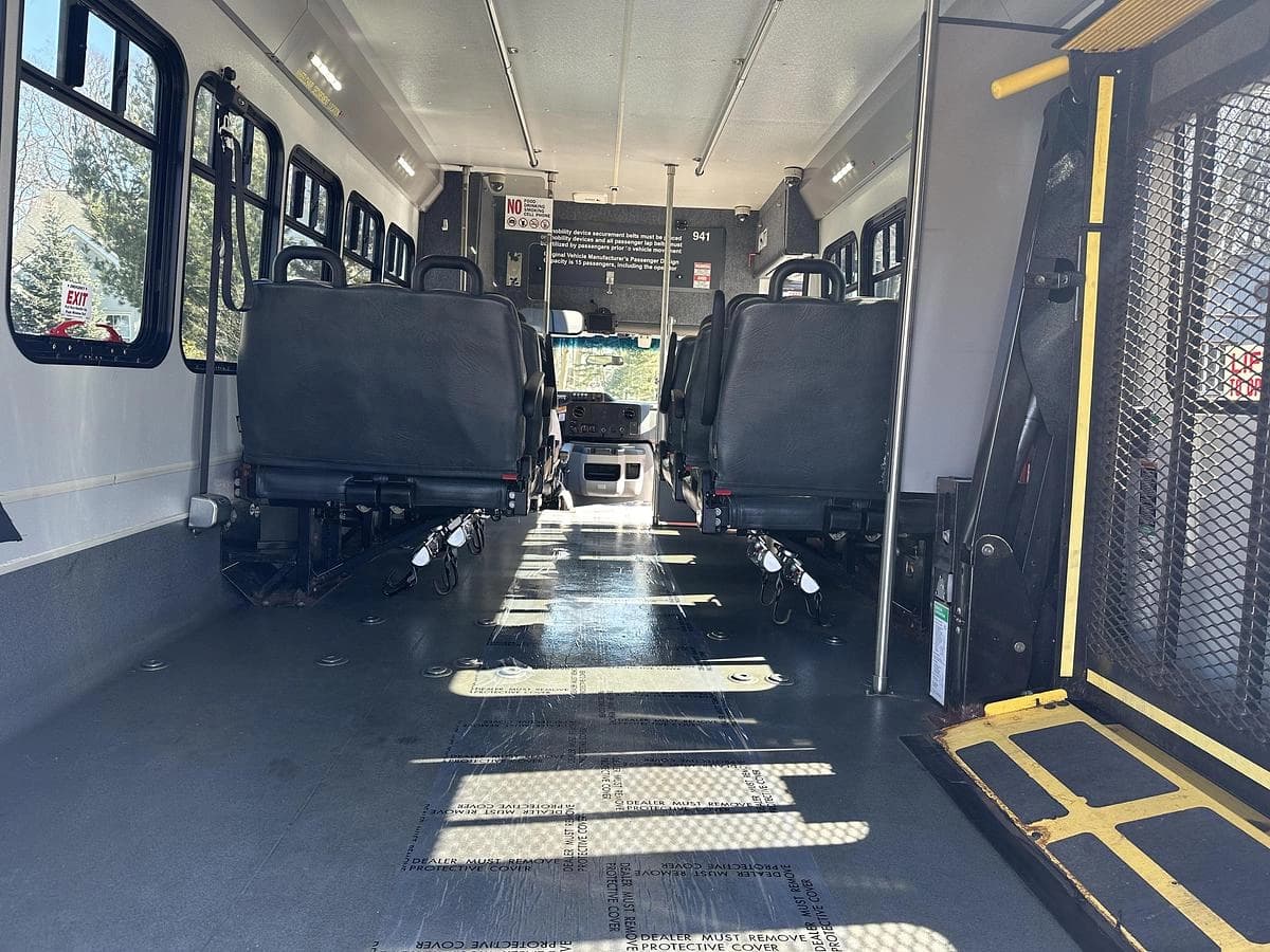 Fleet of 5 Units 2017 Ford E-450 Cutaway - Image 17