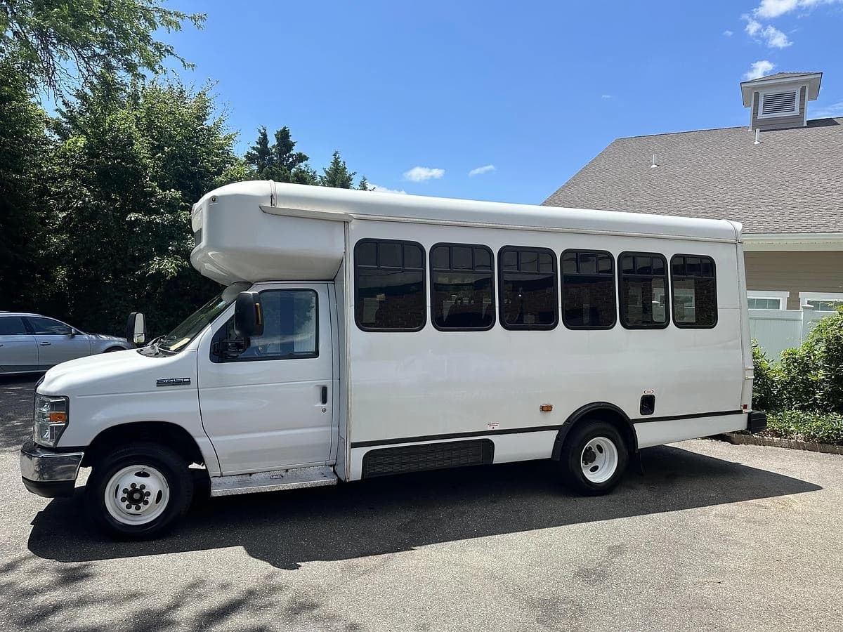 Fleet of 5 Units 2017 Ford E-450 Cutaway - Image 22