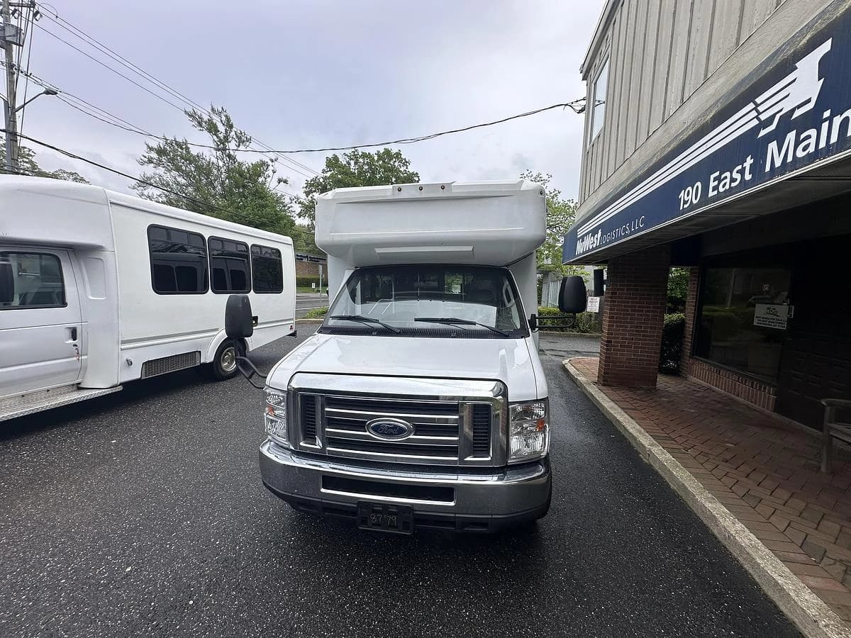 Fleet of 5 Units 2017 Ford E-450 Cutaway - Image 30