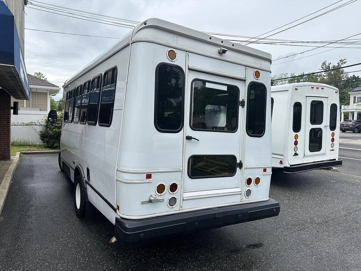 Fleet of 5 Units 2017 Ford E-450 Cutaway - Image 32