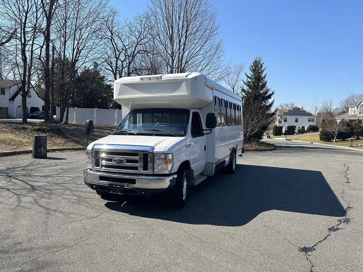 Fleet of 5 Units 2017 Ford E-450 Cutaway - Image 34
