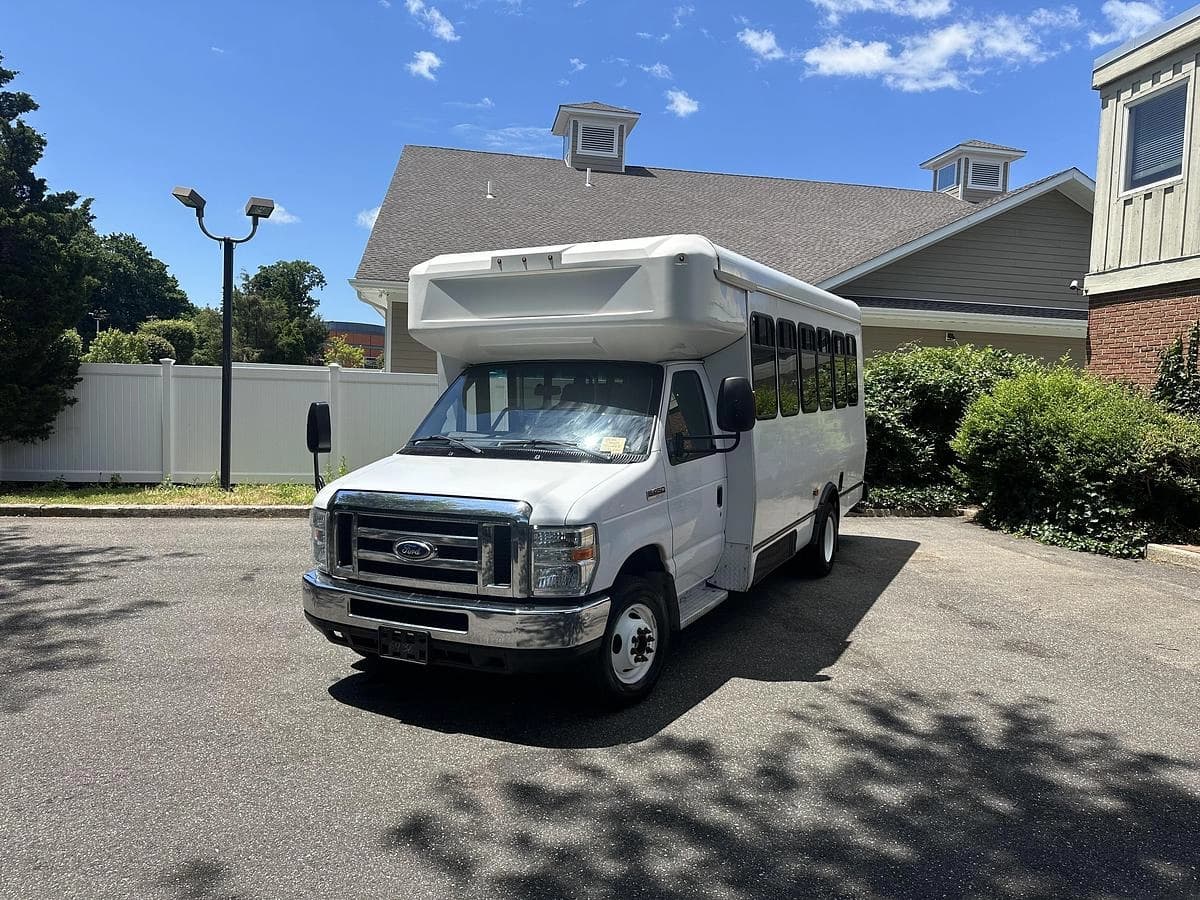 Fleet of 5 Units 2017 Ford E-450 Cutaway - Image 36