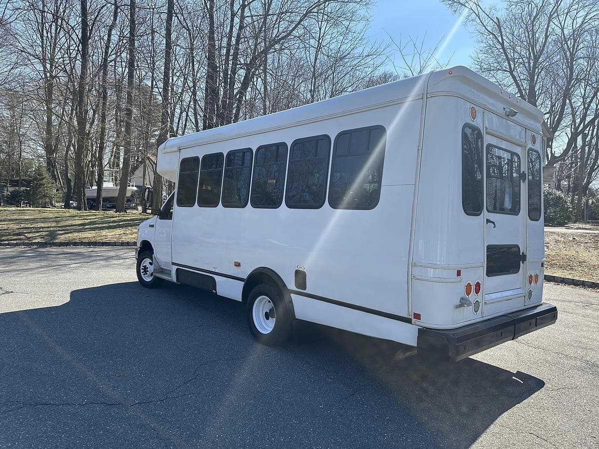 Fleet of 5 Units 2017 Ford E-450 Cutaway - Image 37