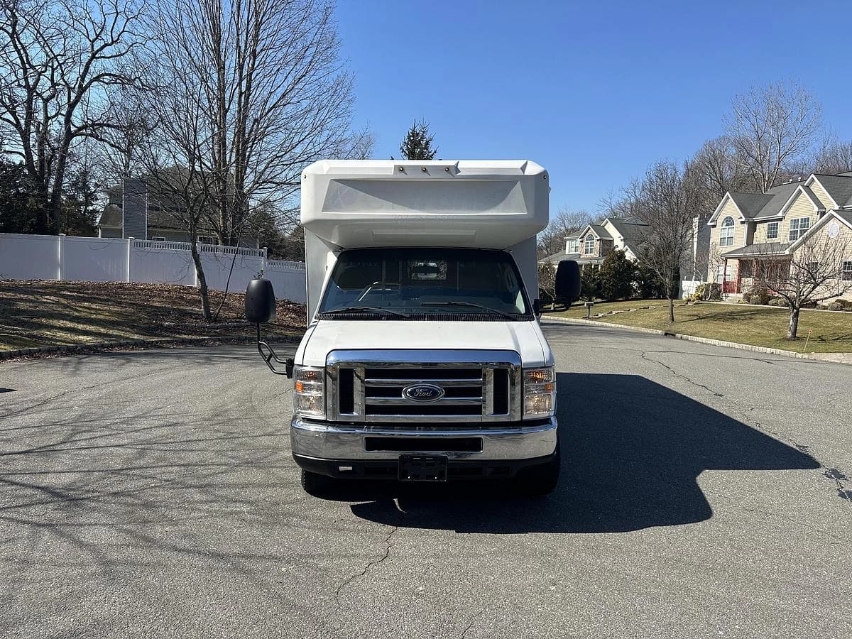 Fleet of 5 Units 2017 Ford E-450 Cutaway - Image 47