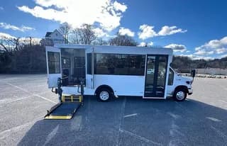 2016 Ford E450 bus