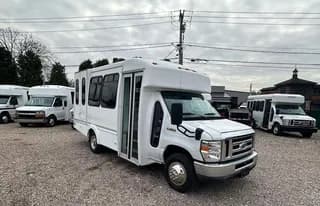 2015 Ford E-350 bus