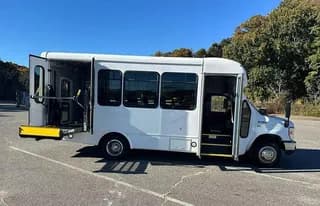 2016 Ford E-350 bus