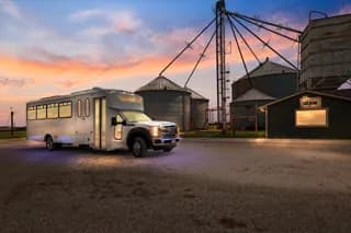 2016 Ford F-550 bus