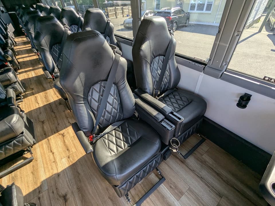 2019 Prevost X3-45 Motor Coach - Image 8