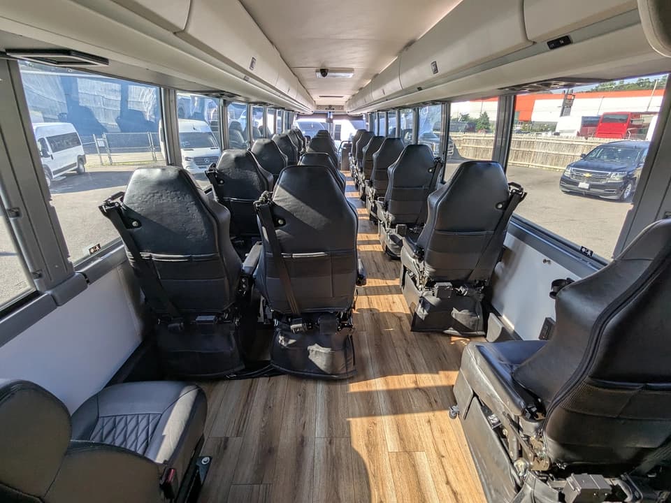 2019 Prevost X3-45 Motor Coach - Image 9