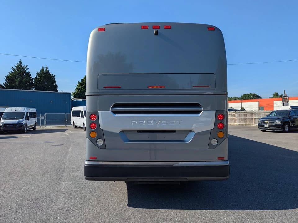 2019 Prevost X3-45 Motor Coach - Image 5