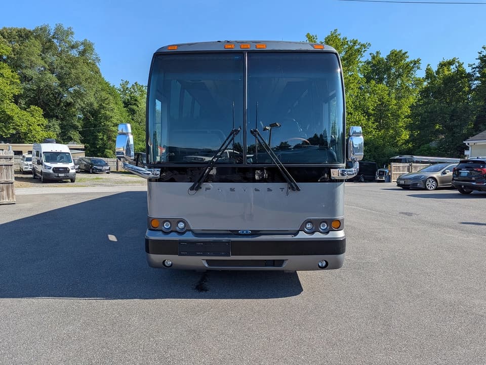 2019 Prevost X3-45 Motor Coach - Image 3