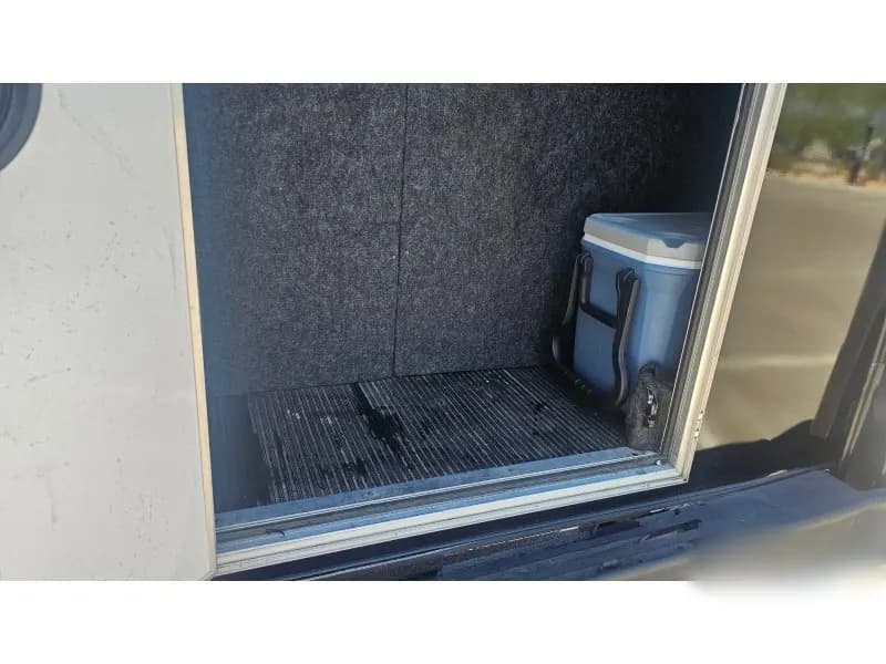 2010 Ford E-450 Limo Bus - Image 11