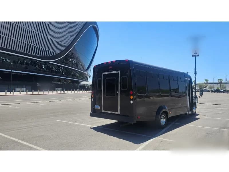2010 Ford E-450 Limo Bus - Image 3