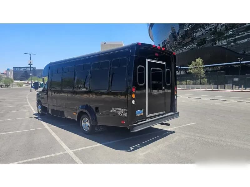 2010 Ford E-450 Limo Bus - Image 6
