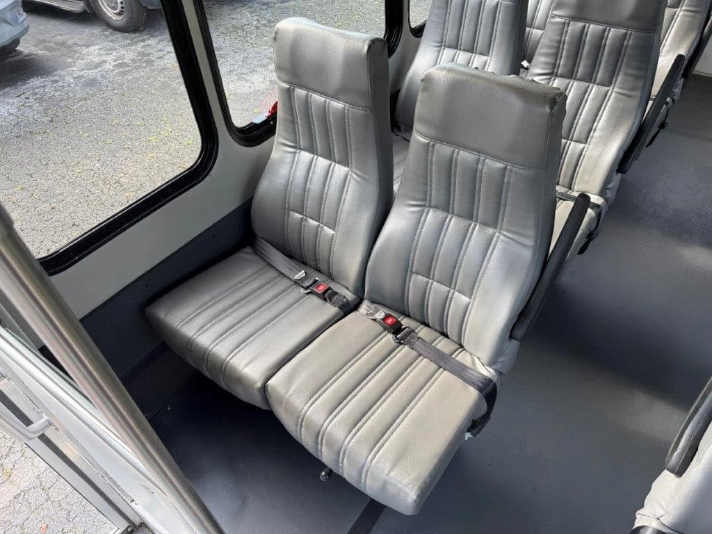 2016 StarTrans Senator Shuttle Bus - Image 7