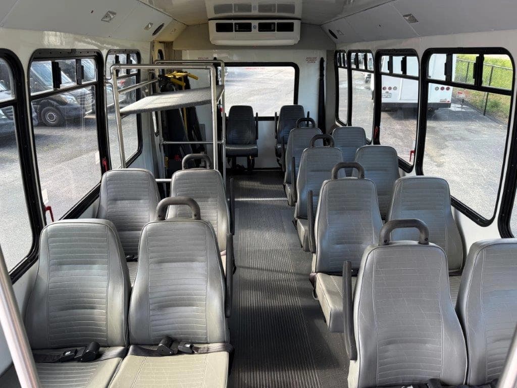 2011 Elkhart Coach ECII Shuttle Bus - Image 4