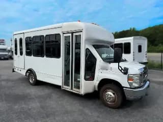 2010 Starcraft Allstar bus