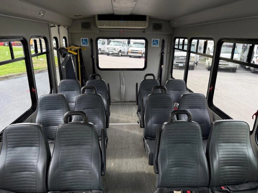 2008 Starcraft Allstar Shuttle Bus - Image 5
