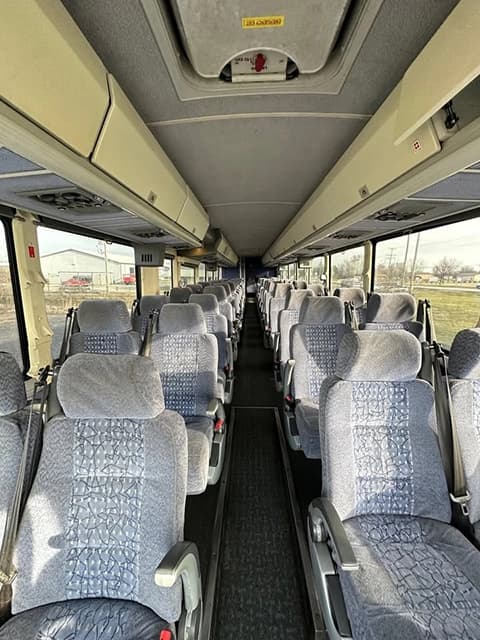 2009 MCI D4505 Motor Coach - Image 9