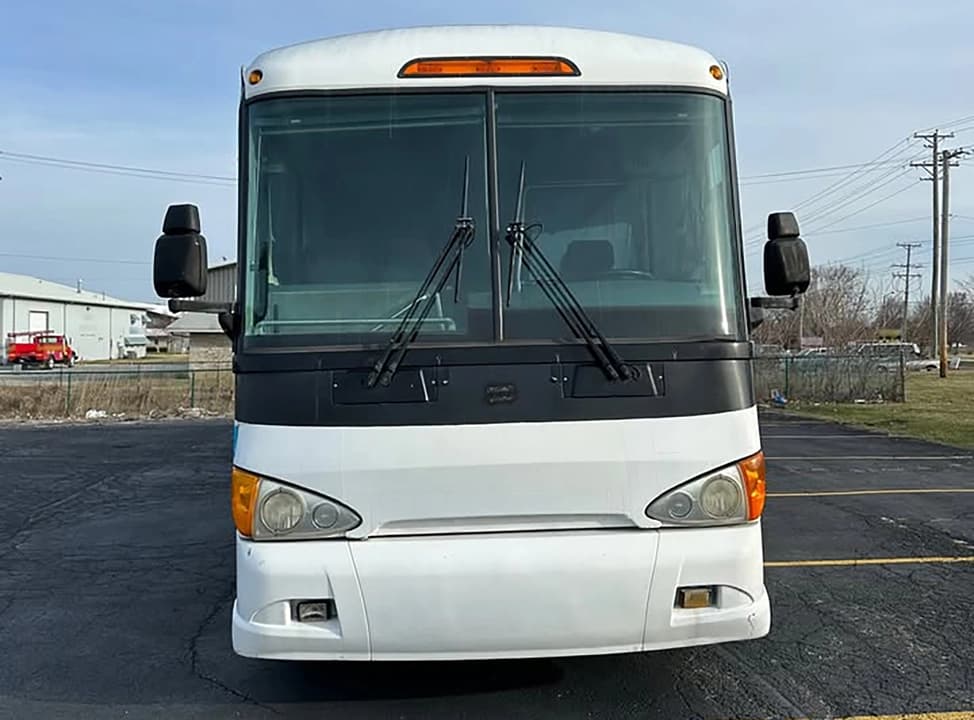 2009 MCI D4505 Motor Coach - Image 7