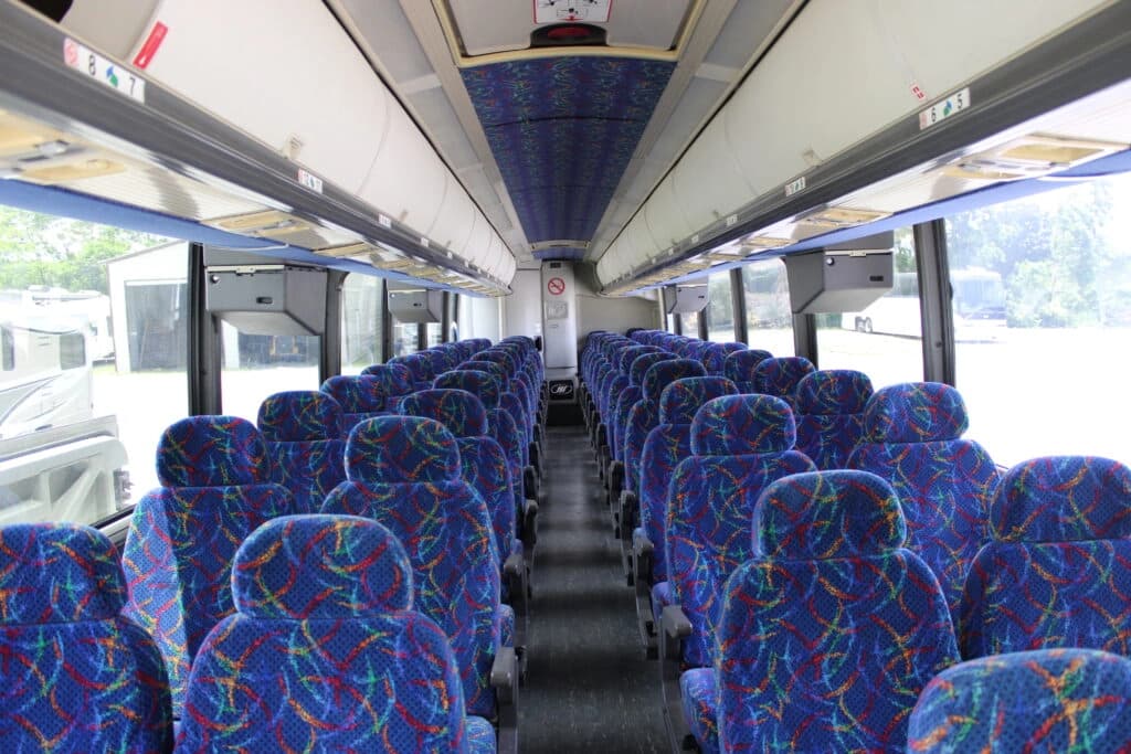 2002 MCI J4500 Coach Bus - Image 5