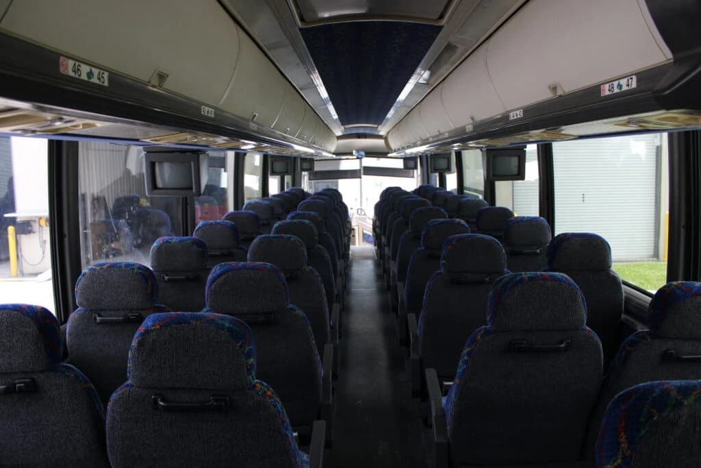 2002 MCI J4500 Coach Bus - Image 6