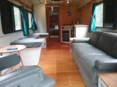 1980 MCI 9 Antique Conversion - Image 3