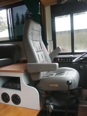 1980 MCI 9 Antique Conversion - Image 4