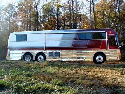1971 Silver Eagle Converted Coach - Image 2