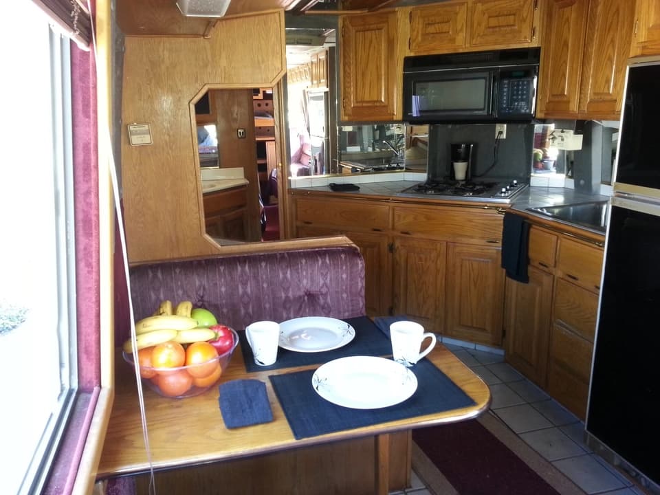 1979 Flxible Antique Conversion Bus - Image 2