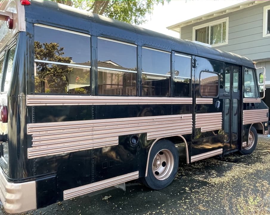 1986 GMC Blue Bird Conversion - Image 5
