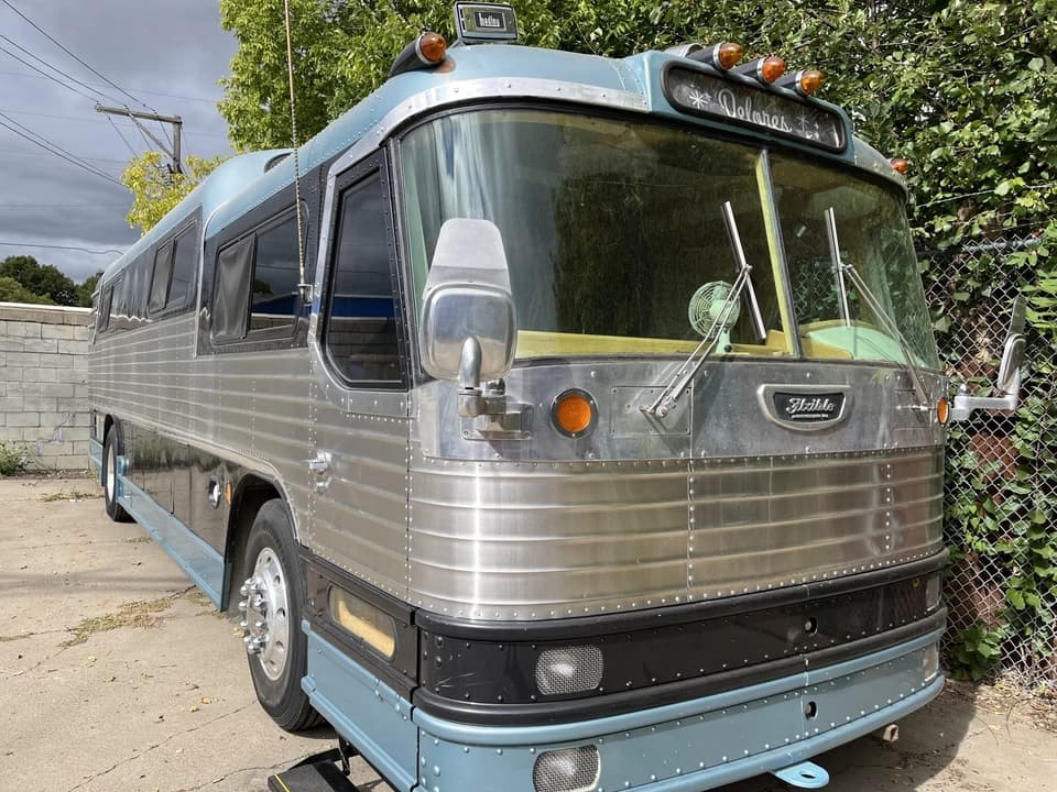 1955 Flxible VistaLiner VL-100 Motorhome - Image 1