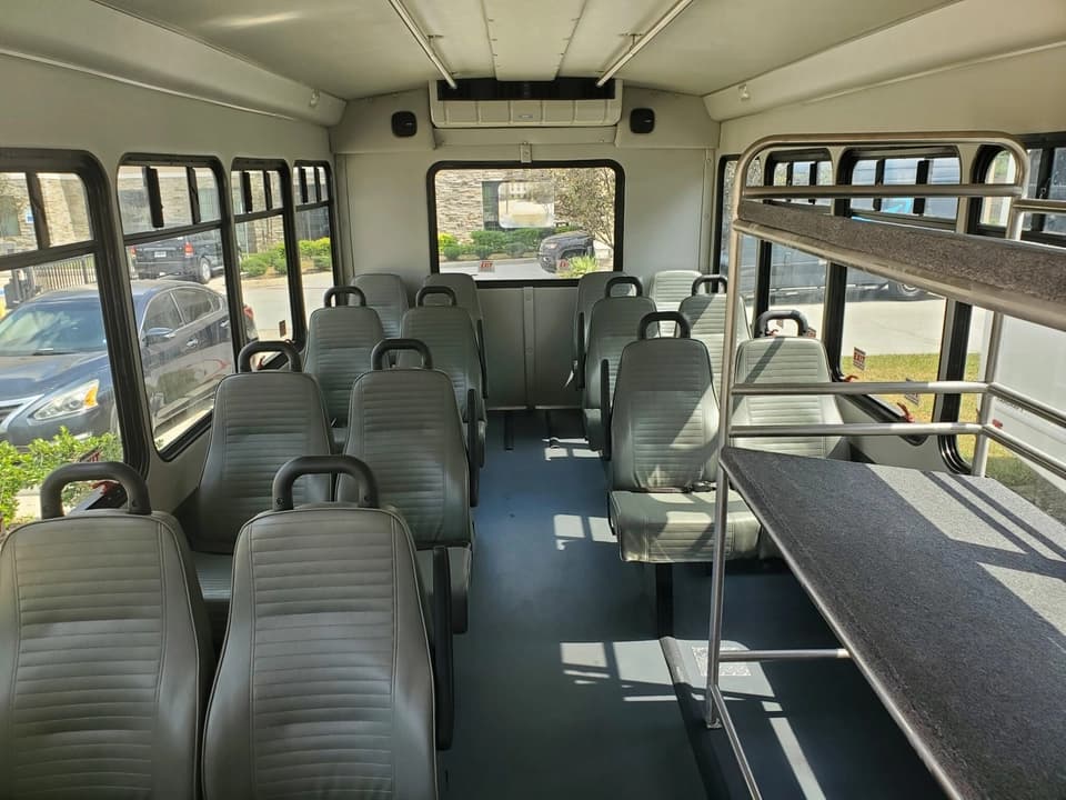 2017 Ford E450 StarCraft Allstar Shuttle Bus - Image 2