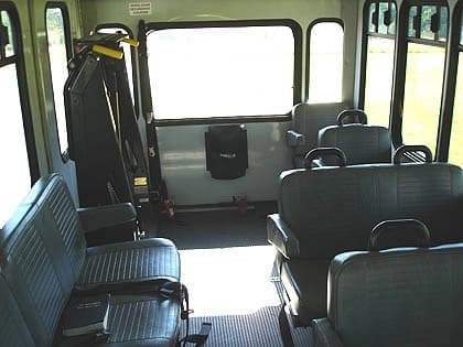 2002 Ford E350 Goshen Shuttle Bus - Image 3