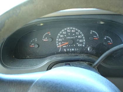 2002 Ford E350 Goshen Shuttle Bus - Image 4