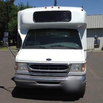 2001 Ford E450 Shuttle Bus - Image 2
