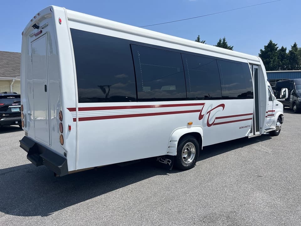 2018 Ford E450 LGE Limo Bus - Image 3