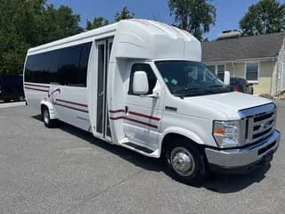2018 Ford E450 bus