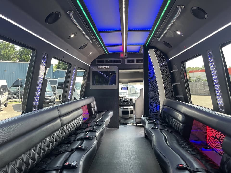 2018 Ford E450 LGE Limo Bus - Image 8