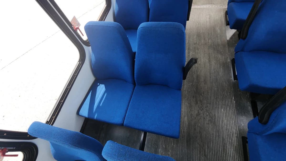2012 Ford E450 15 Passenger ADA Shuttle - Image 8